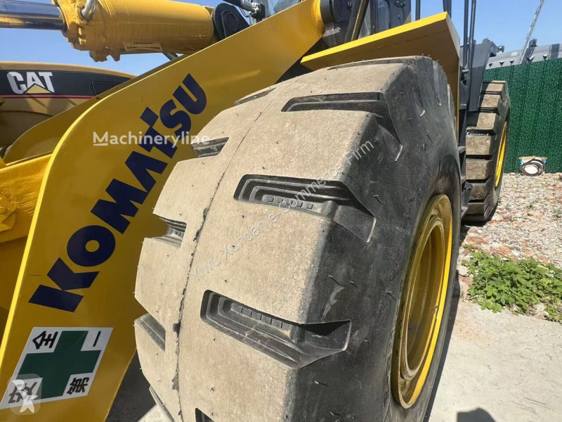 Nakladač Komatsu