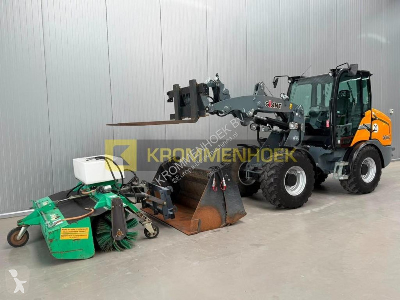 Nakladač Giant G 5000
