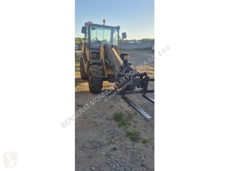 Nakladač Mecalac AX700