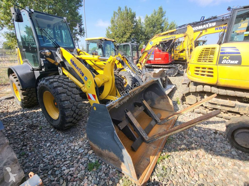 Nakladač Komatsu WA100M-8