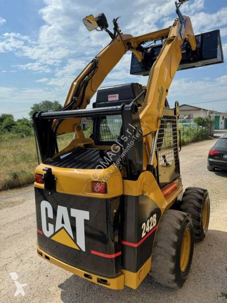 مُحمّلة Caterpillar 242B