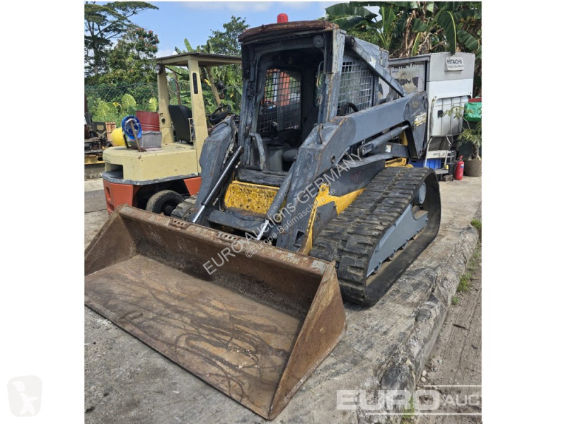 Фронтальный погрузчик New Holland C190