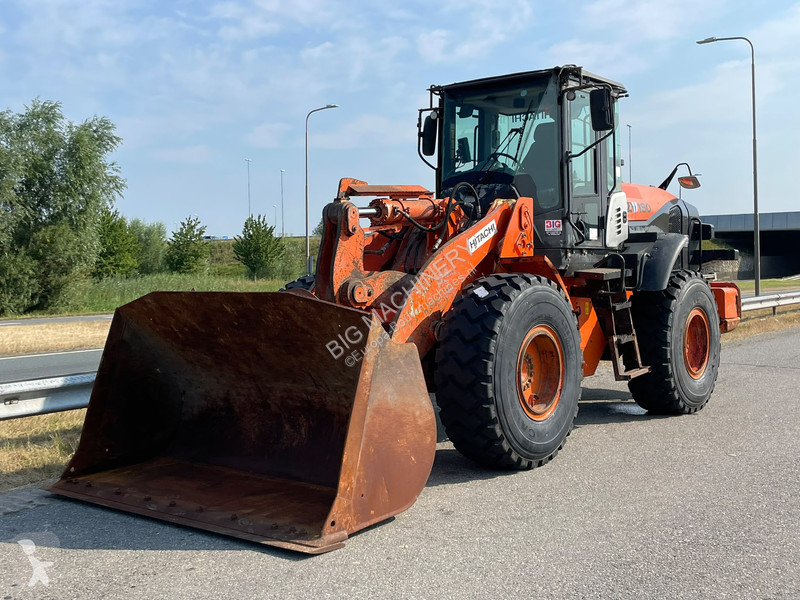 Nakladač Hitachi 5B