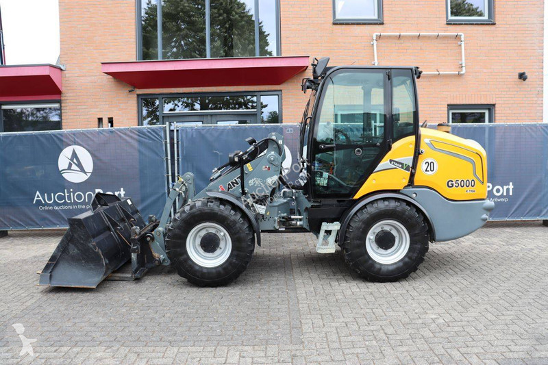 Nakladač Giant G5000 X-TRA