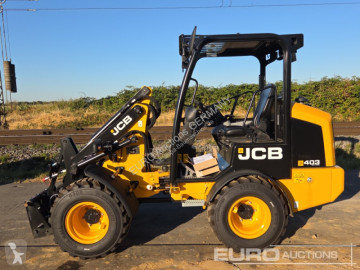 محملة بعجلات JCB
