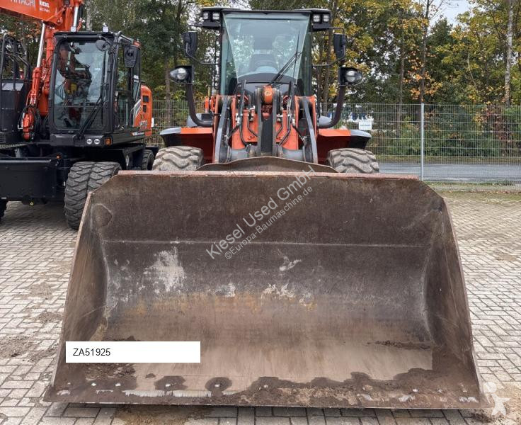 Nakladač Hitachi 7
