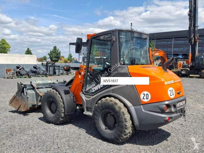 Nakladač Hitachi 6
