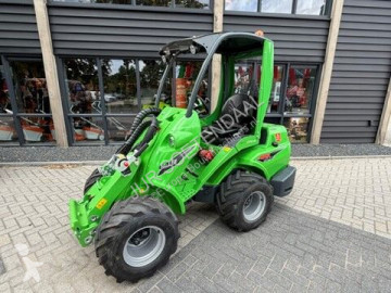 Nakladač Avant tecno 640i