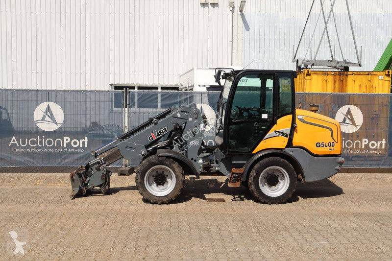 Фронтальный погрузчик Giant G5000DC Tele
