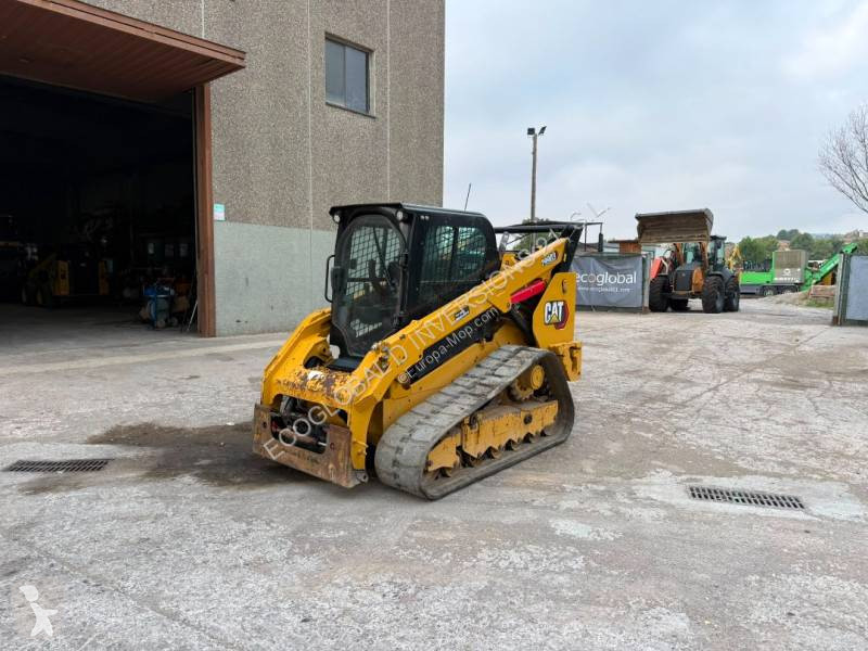 Фронтальный погрузчик Caterpillar 3