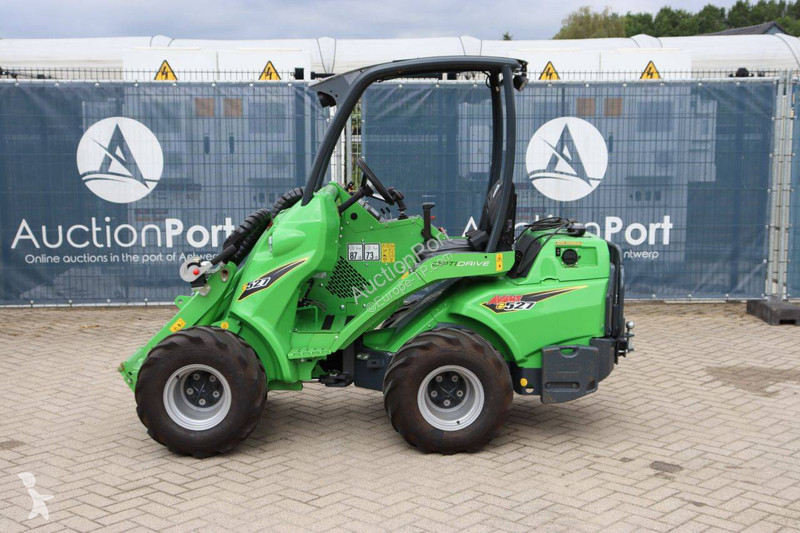 Pala cargadora Avant tecno ME527