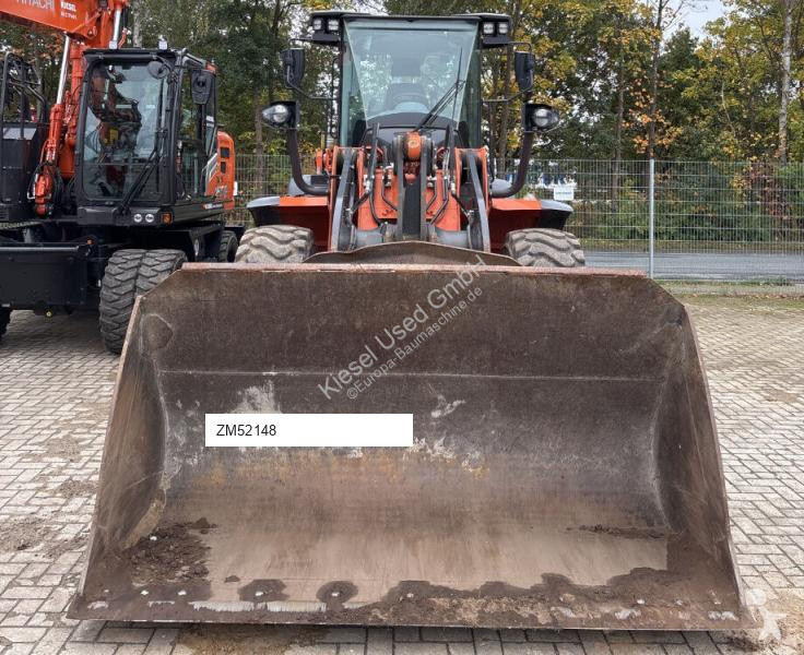 Навантажувач Hitachi 7