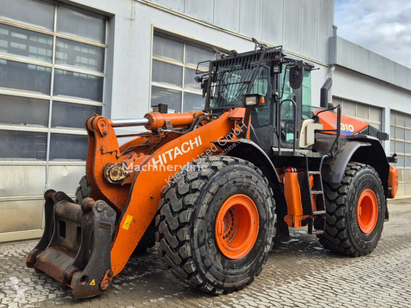 Навантажувач Hitachi 6