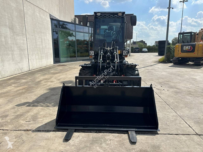 MINI 780T loader