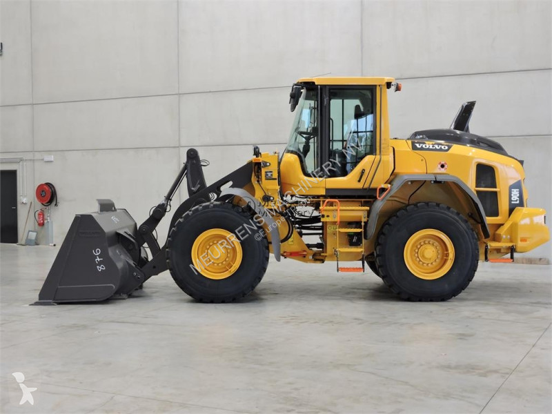 مُحمّلة Volvo New Bucket + Tyres