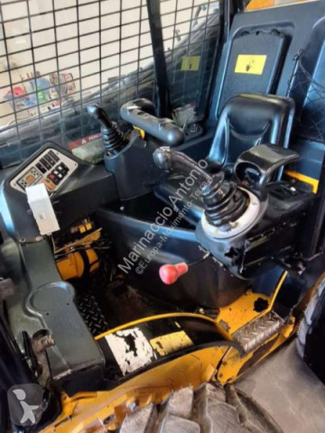 Mini pala cargadora JCB