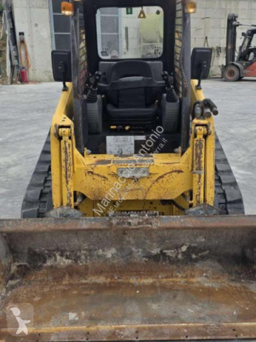 Mini pala cargadora Komatsu