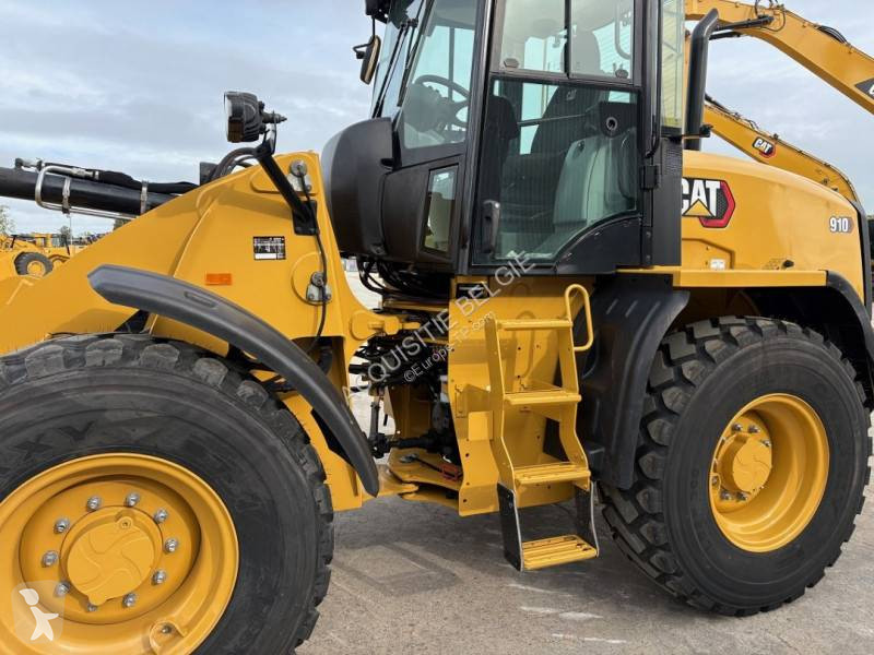 Chargeuse Caterpillar 910