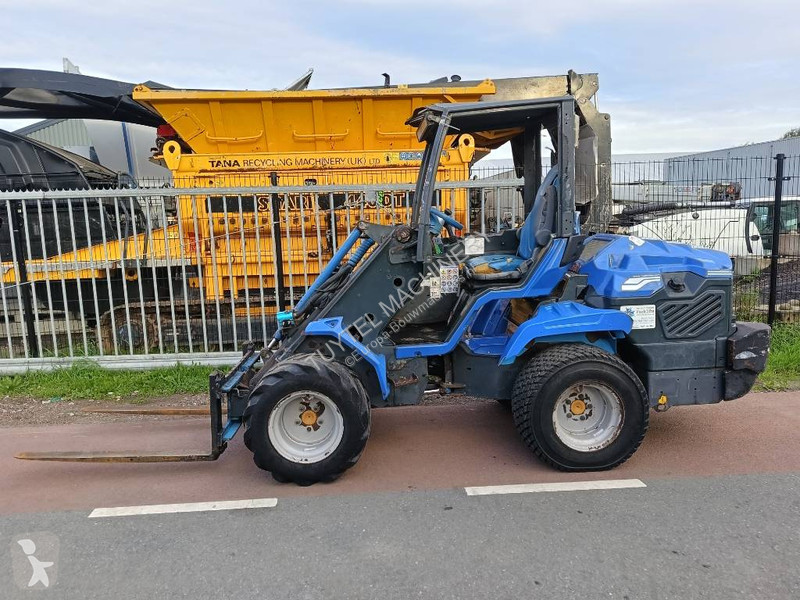 Chargeuse MultiOne 10.8DT minishovel 2140 kg...