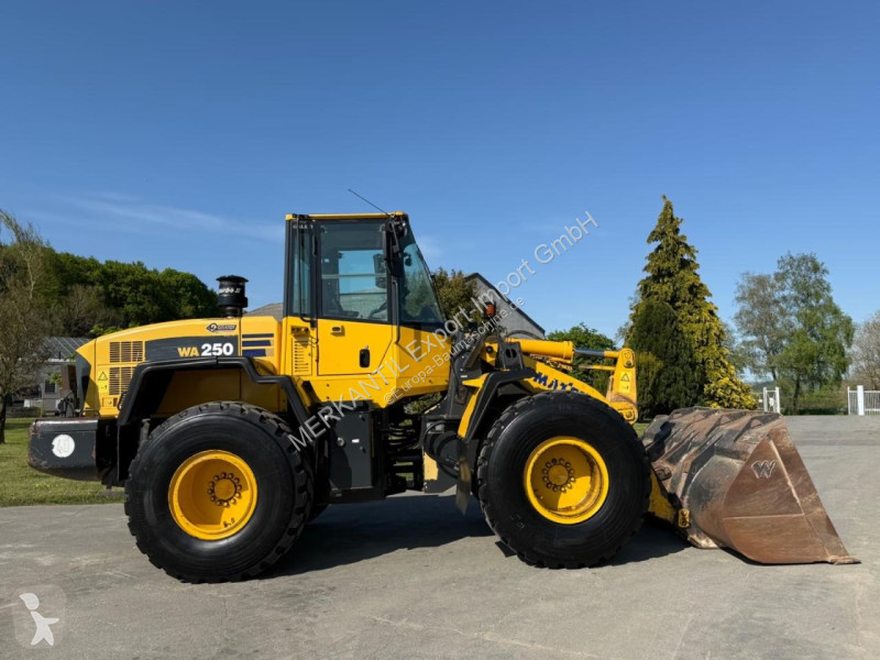 Lastare Komatsu 5H mit Waage