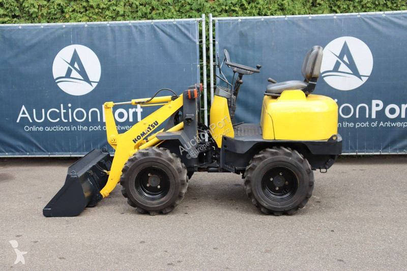 Lastare Komatsu W10-6