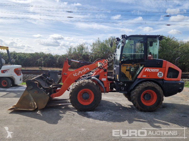Lastare Kubota R085