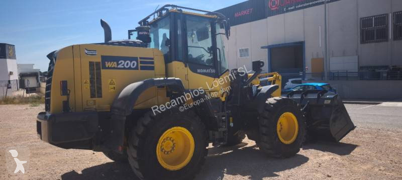 Pá carregadora Komatsu WA200-8