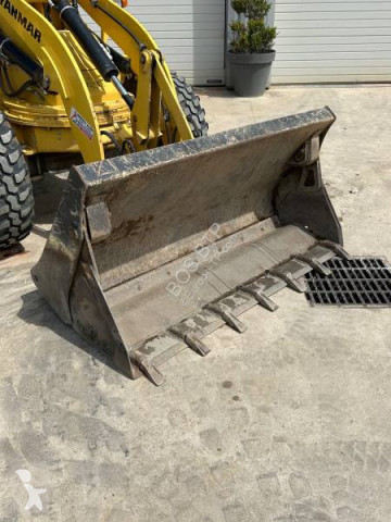 Pala cargadora de ruedas Yanmar