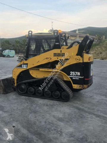 Мини-погрузчик Caterpillar