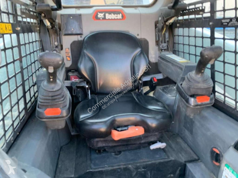 Pala cargadora Bobcat T76
