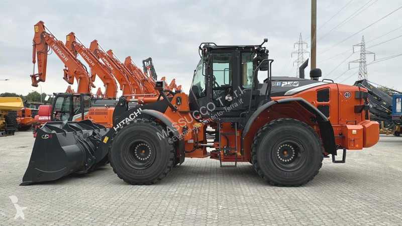 Chargeuse Hitachi 7