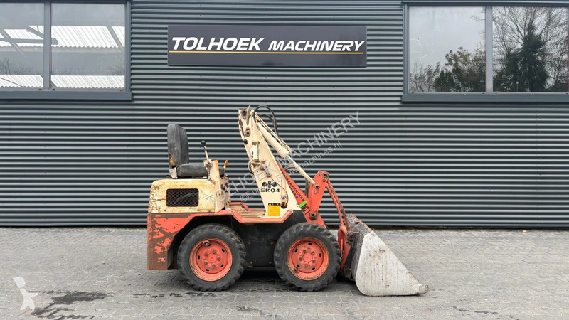 مُحمّلة Komatsu mini loader