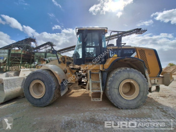Колесен товарач Caterpillar