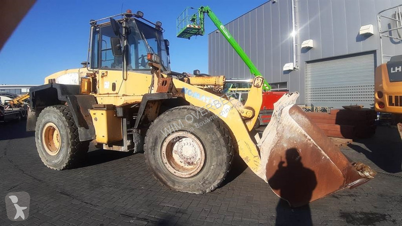 Nakladač Komatsu WA 320 - 5H (For parts)