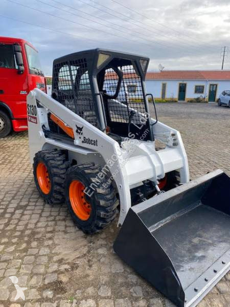 Shovel Bobcat