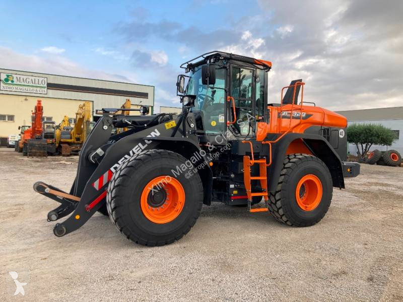Incarcator Doosan DL320-7