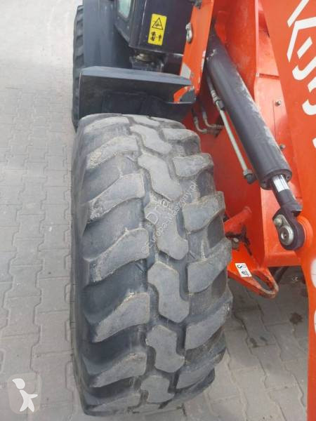 Pala cargadora Kubota R082