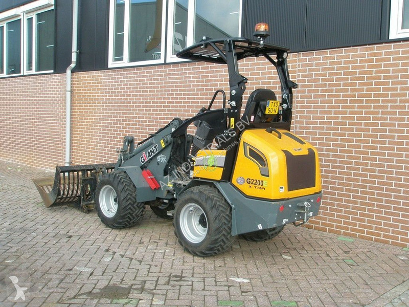 Pala cargadora Giant G2200E