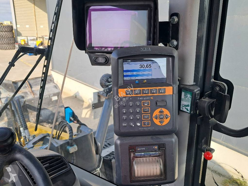 مُحمّلة Komatsu -8E0