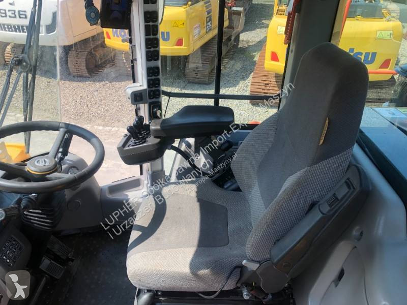 Nakladač Volvo L220H