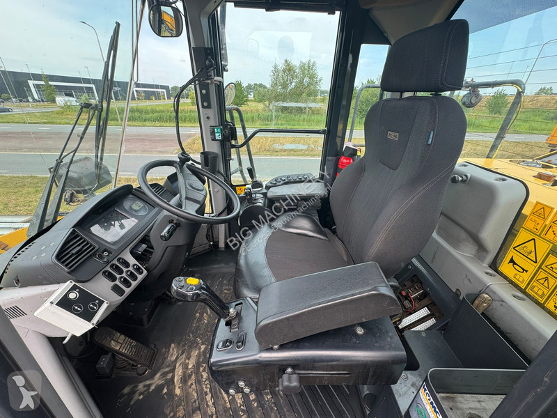 Shovel Komatsu WA500-8 Wheel Loader