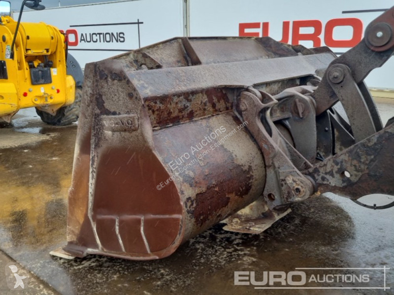 Nakladač Volvo L110H