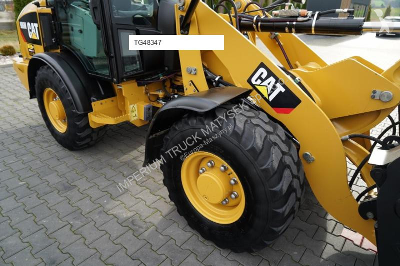 Nakladač Caterpillar 906M