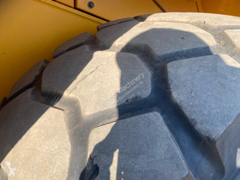 Nakladač Volvo L110