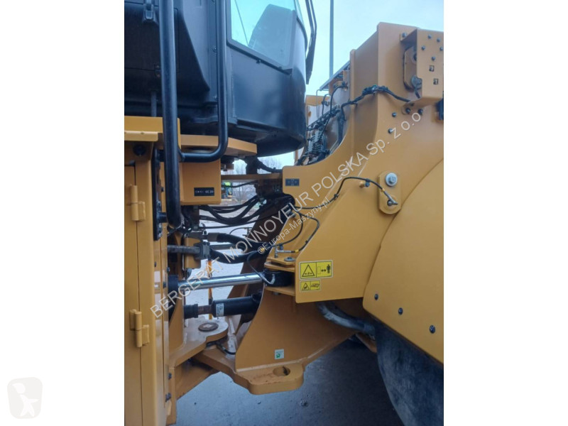 Nakladač Caterpillar 972