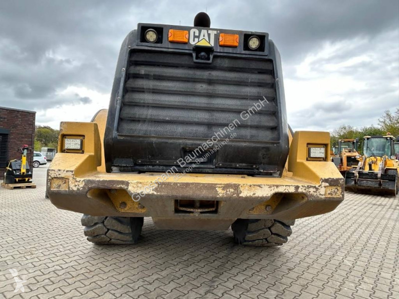 Nakladač Caterpillar 972 M