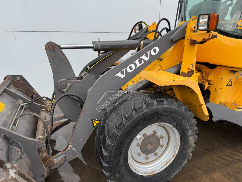 Nakladač Volvo B - Bucket + Forks / Quick Coupler
