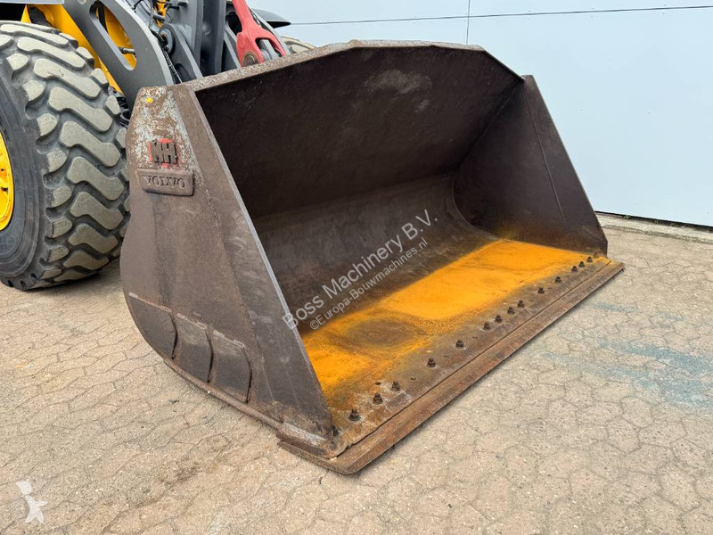 مُحمّلة Volvo - 3rd Function / Quick Coupler