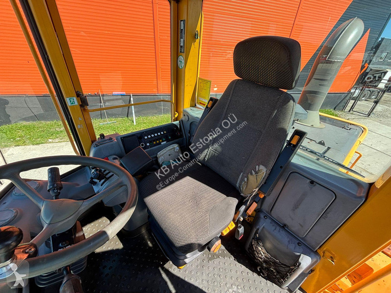 Фронтальный погрузчик Volvo L 90 E 4x4 CENTRAL...
