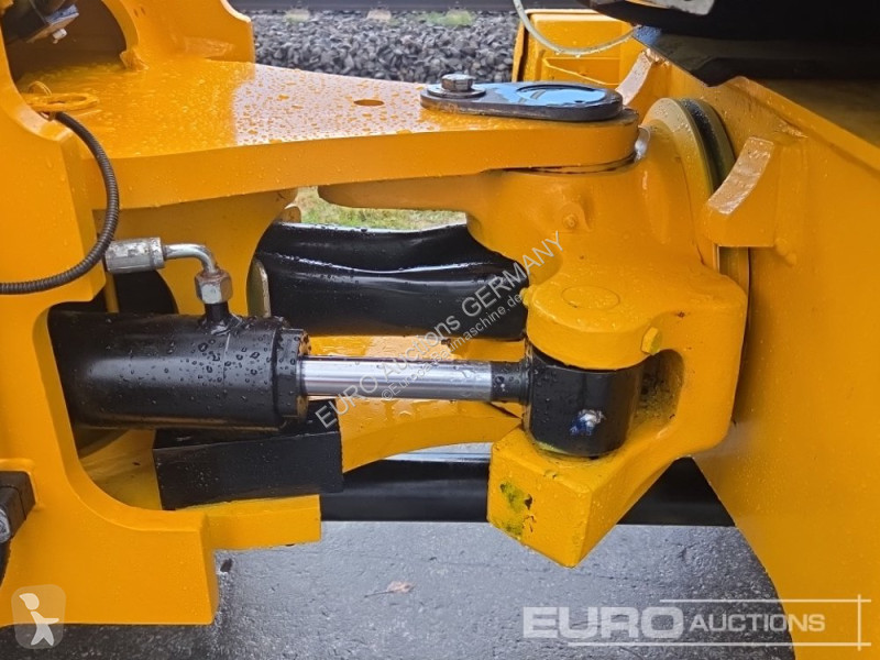 Shovel JCB 409